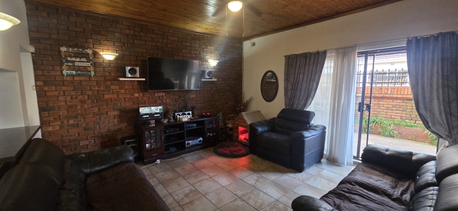 4 Bedroom Property for Sale in Rhodesdene Northern Cape